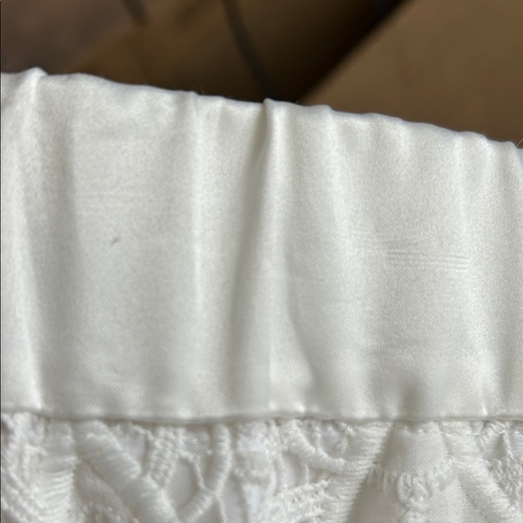 *Alexis White Lace Mini Skirt - Picture 11 of 13